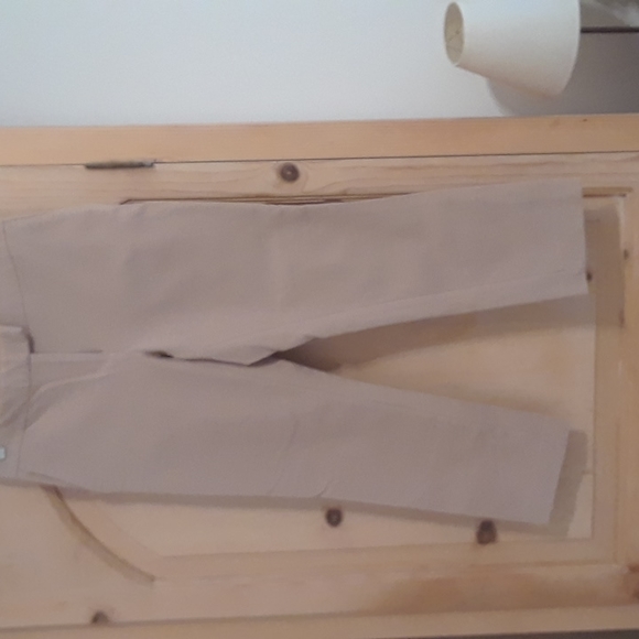 Ann Taylor capri slacks - Picture 2 of 5